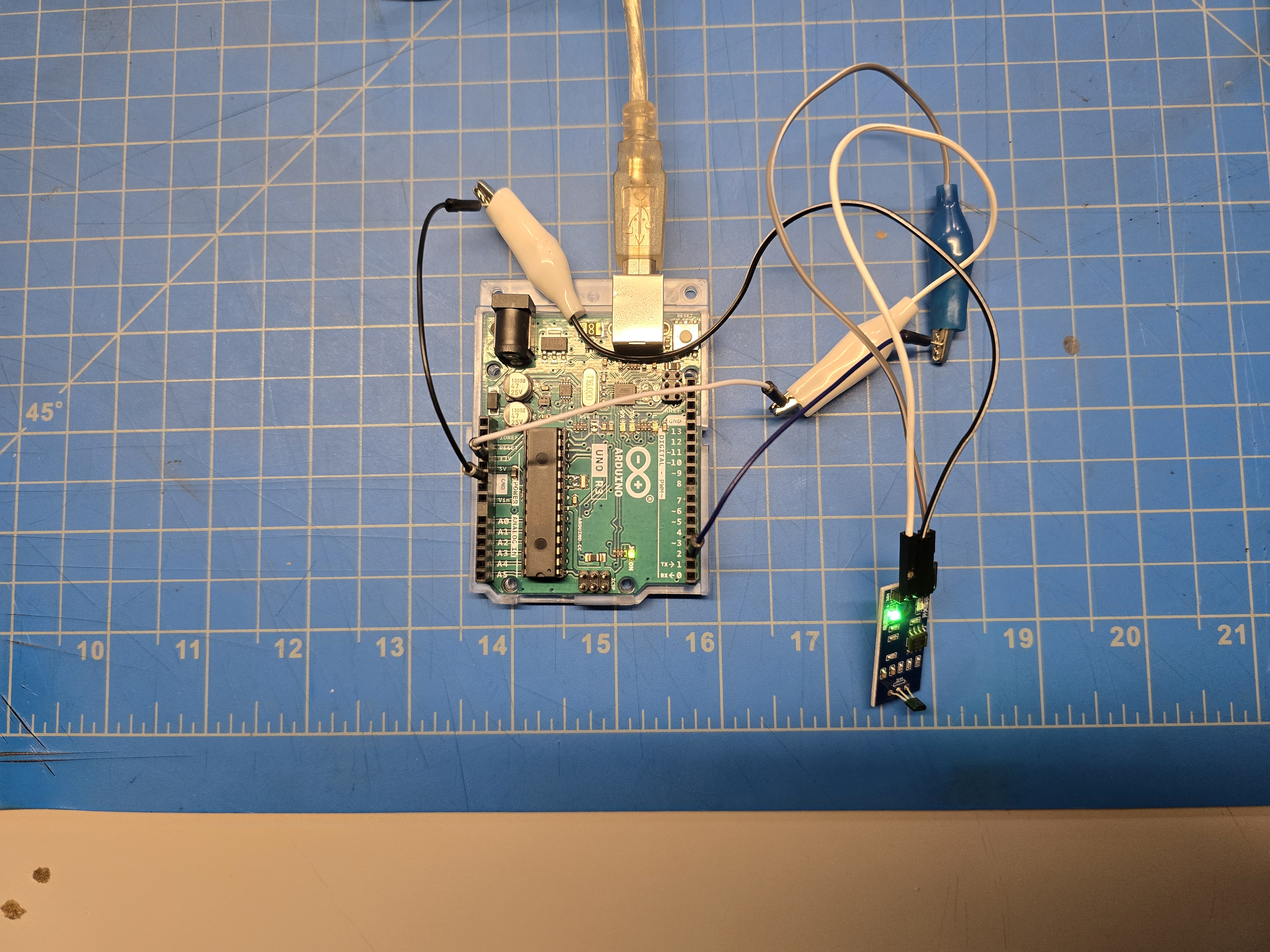 Arduino test rig measuring magnetic strength via the Hall sensor’s analog output